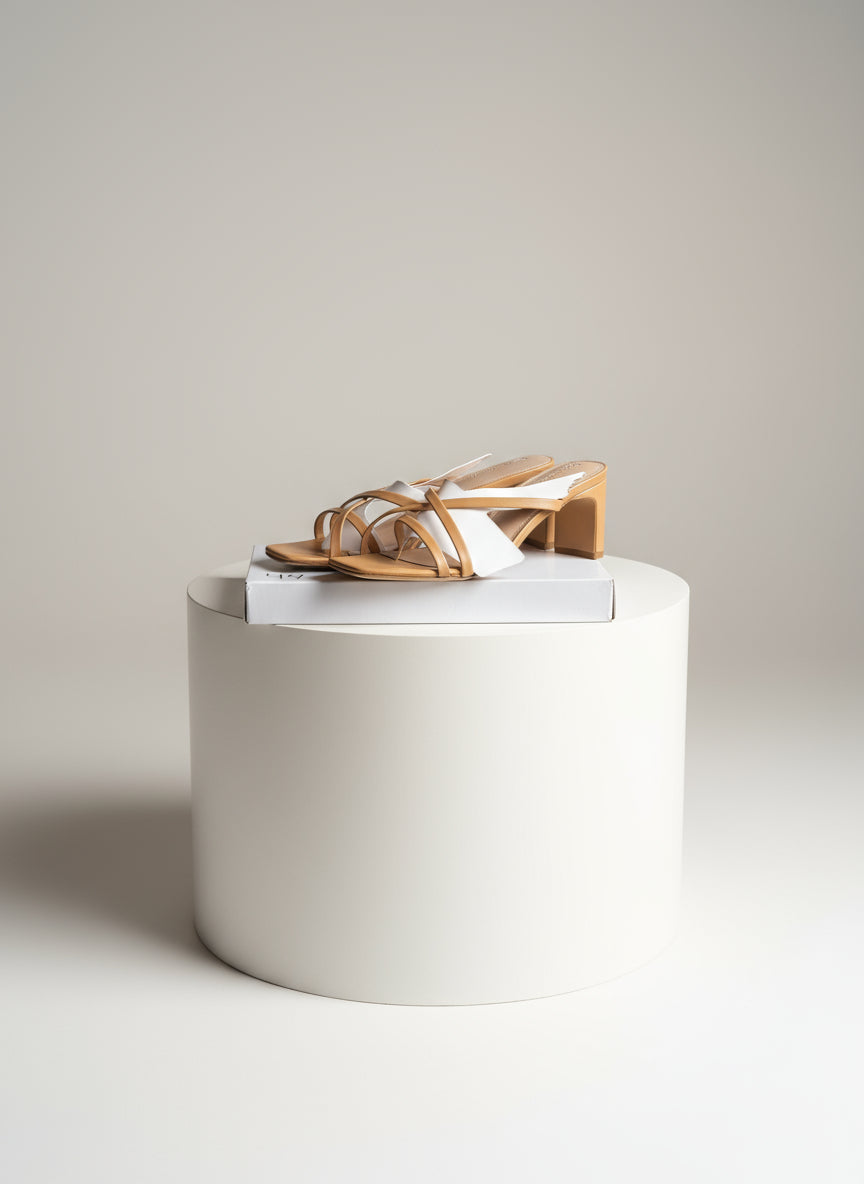 AMELIE DOE TAN HEELS